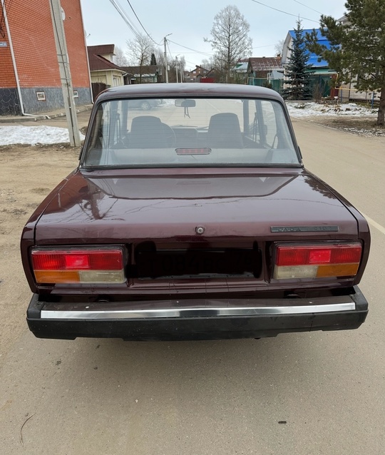 Продам Ваз 2107
Год 2007 пробег (2)