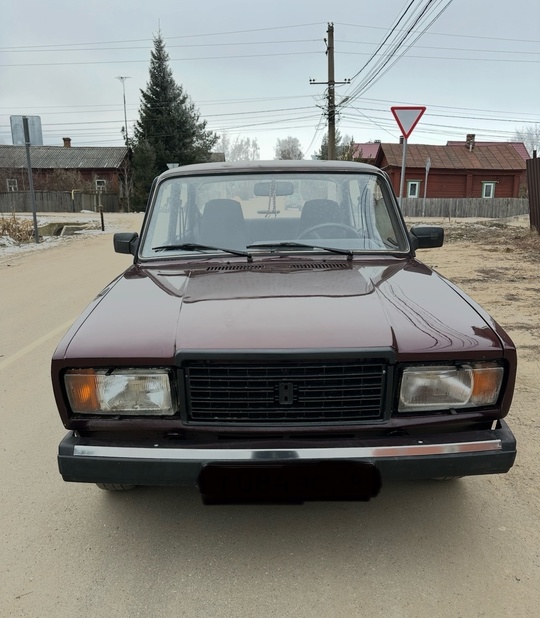 Продам Ваз 2107
Год 2007 пробег (3)