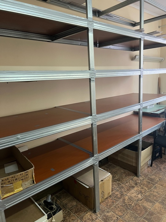 В продаже  стеллажи в (2)