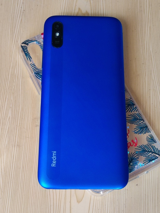 Xiaomi redmi 9a.
Синий.
Защитное стекло+новый чехол.
Память