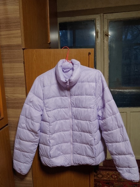 Продам новую демисезонную женскую куртку.