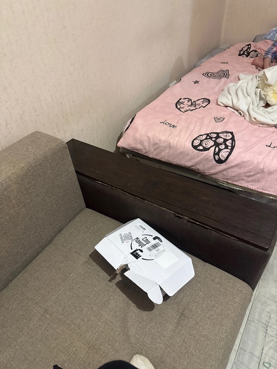Продам диван. Все целое. На (2)