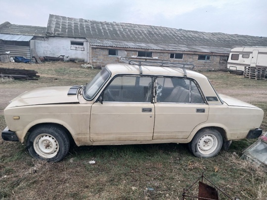 Ваз 2107 
1.5 МТ 
1984 (2)