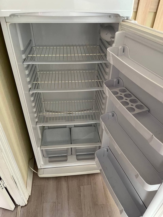 Продам холодильник INDESIT
Состояние рабочее, продажа (2)