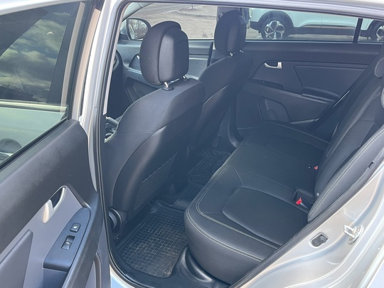 Продам KIA Sportage 2012 г (7)