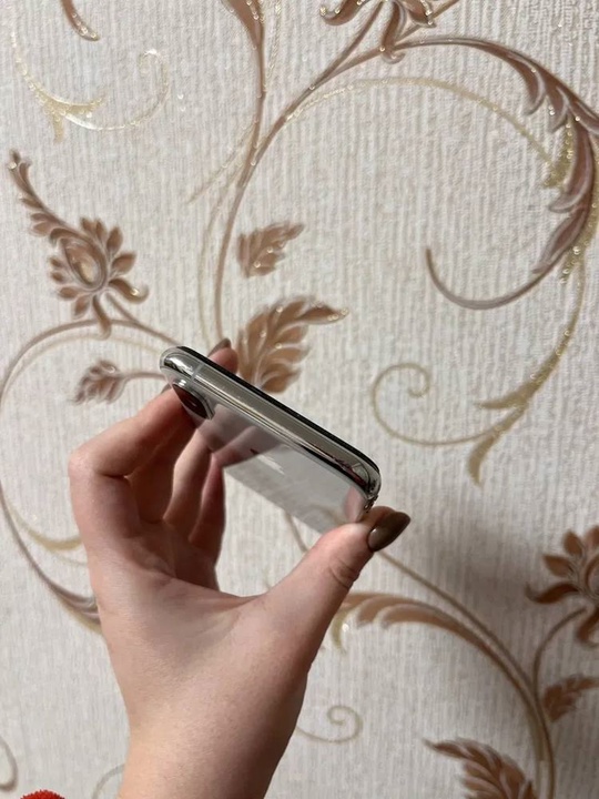 Продаю iPhone XS на 256 (5)