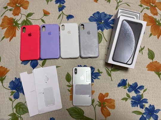 Продаю iPhone XS на 256 (7)