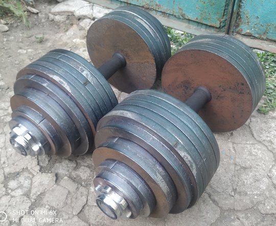 Продам гантели по 46 кг,