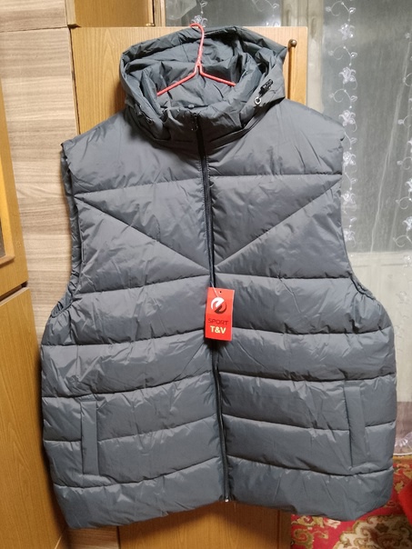 Продам новые демисезонные жилеты. Размер (1)