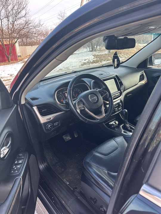 Jeep Cherokee в максимальной комплектации!(Limited)
Год (6)
