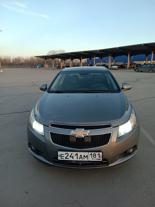Продам свой автомобиль. Шевроле Круз