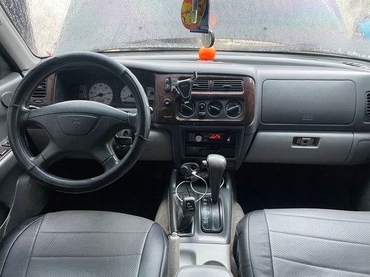 Продается Mitsubishi Montero Sport 3.5л (4)