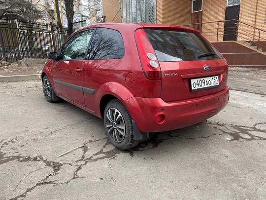 ПРОДАМ
Марка: Ford 
Модель: Fiesta
Год: 2007
Пробег: (3)