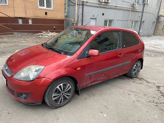 ПРОДАМ
Марка: Ford 
Модель: Fiesta
Год: 2007
Пробег: (4)