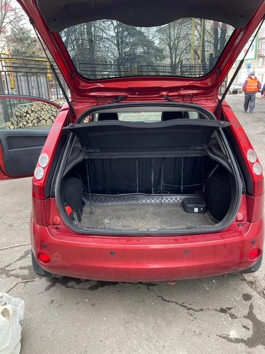 ПРОДАМ
Марка: Ford 
Модель: Fiesta
Год: 2007
Пробег: (6)