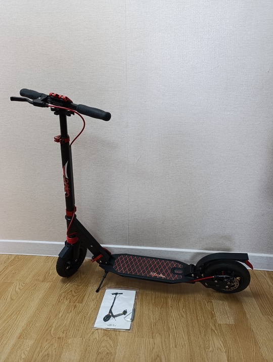 Продам самокат, 7000₽. Звонить по (1)