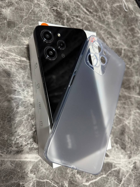 Продам два телефона redmi 12