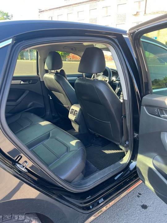 Продам Volkswagen Passat NMS(B7) 2014
Мотор (5)