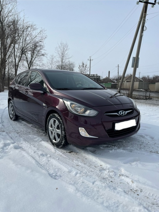 Продам Hyundai Solaris 2012 года (1)