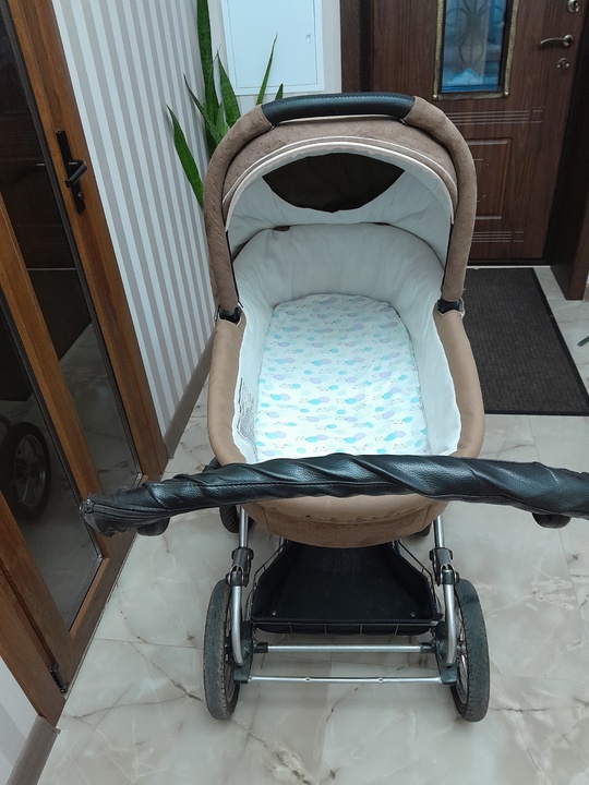 Продам коляску navington 2в1.7.500
В хорошем