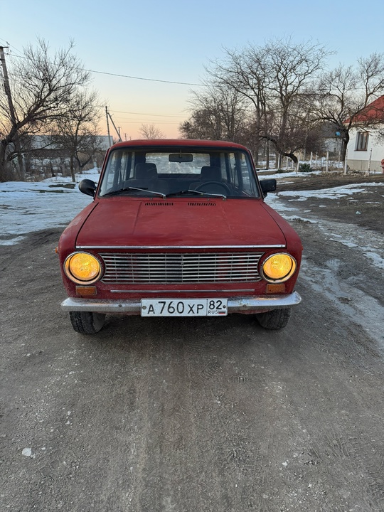 В продаже двойка. Машина на