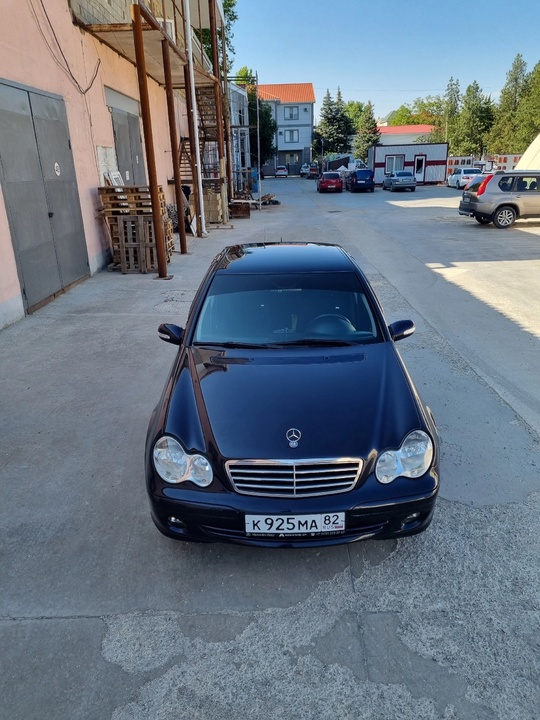 Продам Mercedes-Benz C180 Kompressor механика