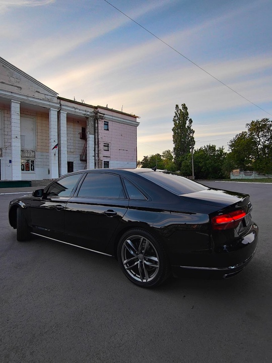 Продам 
AUDI A8 Long 2016г. (5)