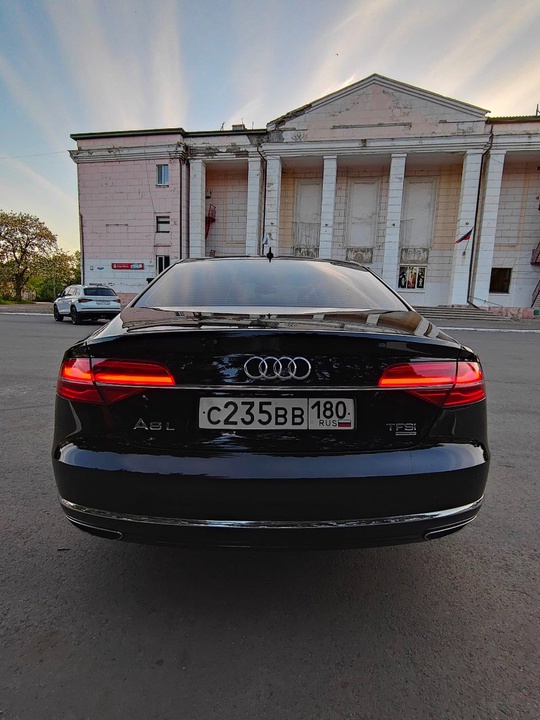 Продам 
AUDI A8 Long 2016г. (6)
