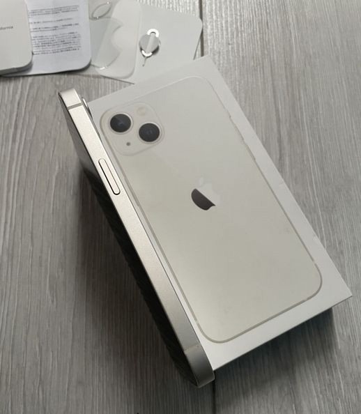 Продам Айфон 13 в хорошем (1)