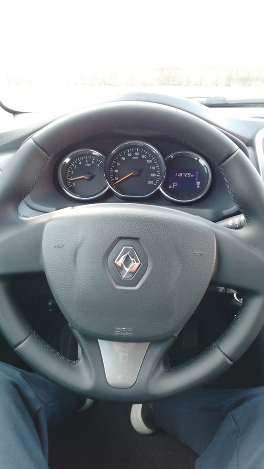 - Renault Logan 1.6 АТ (8)