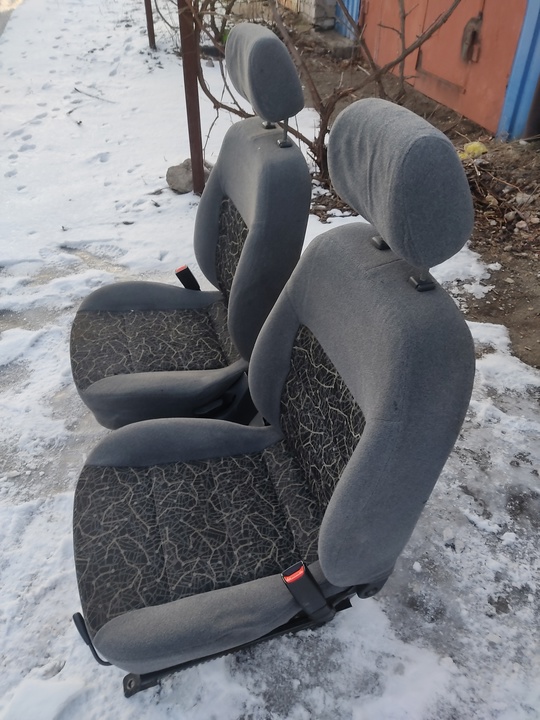 Донецк!
Продам сиденья Ланос.
Пара - 6000 (4)