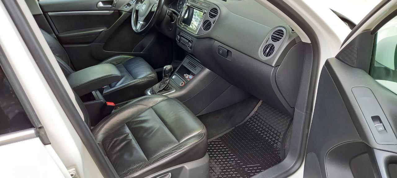 VoIkswagen Tiguan 2012 г.в.
На Автомате. (6)