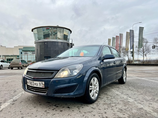 Opel Astra H. 
2008 год. (1)