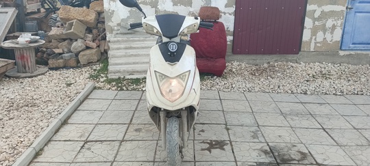 Продам скутер 4 т заводится (4)