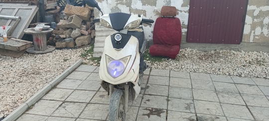 Продам скутер 4 т заводится (5)