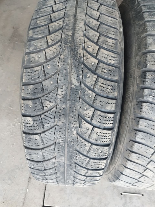 Продам 4 колеса без дисков (4)