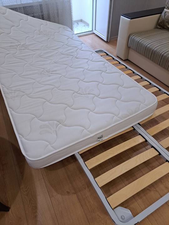 Продам кровать каркас 1.20×2.0 и (2)