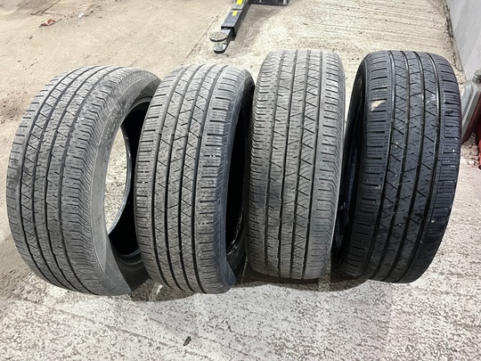 Продам летнюю резинуContinental r19 235/55.
