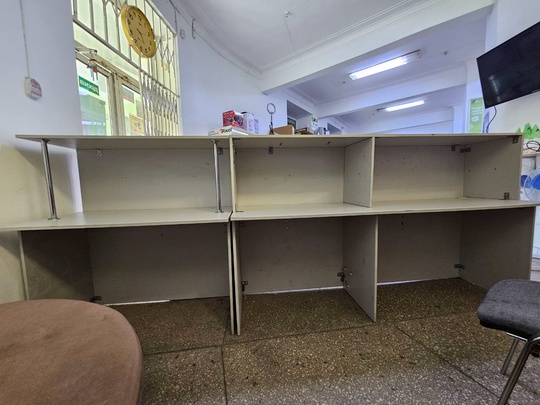 Продаю ресепшен, в нормальном состоянии,