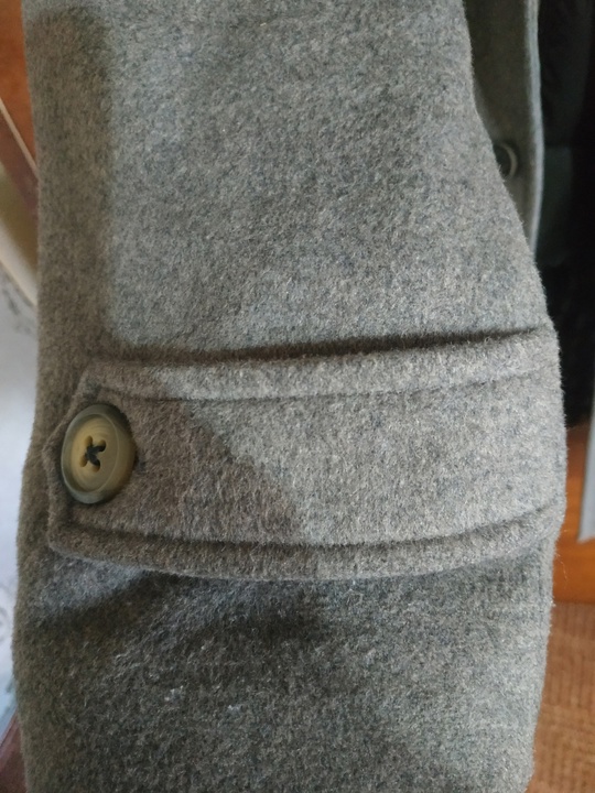 Продам Пальто Зимнее. Состояние на (6)