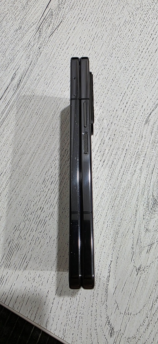 Продаю б/у смартфон Samsung galaxy (2)