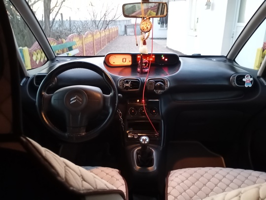 Продам автомобиль
По технике все исправно (4)