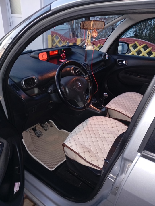 Продам автомобиль
По технике все исправно (5)