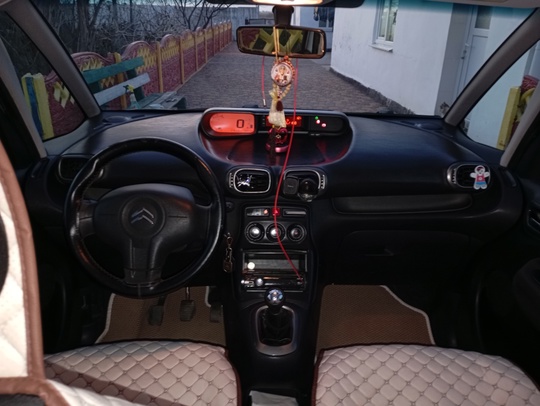 Продам автомобиль
По технике все исправно (6)