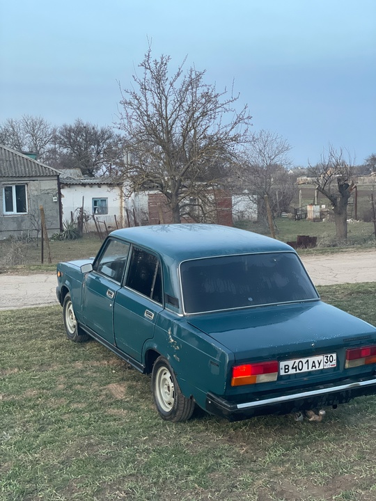 Продам ваз 2107
2000 года 
Цена (3)
