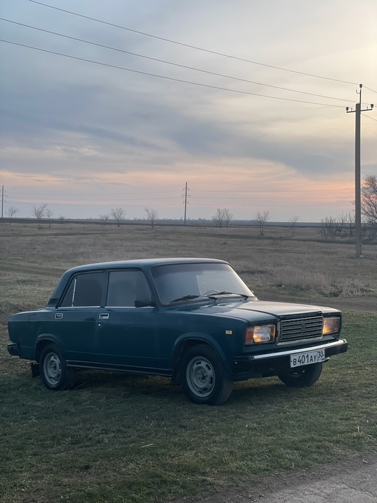 Продам ваз 2107
2000 года 
Цена (4)