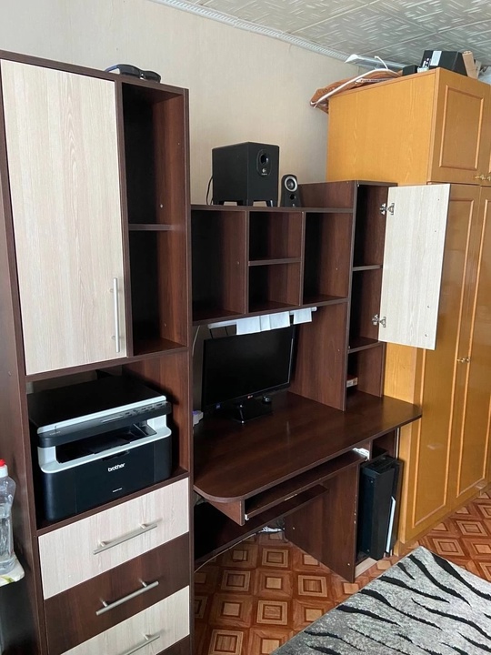 Продам компьютерный стол. Состояние хорошее, (3)