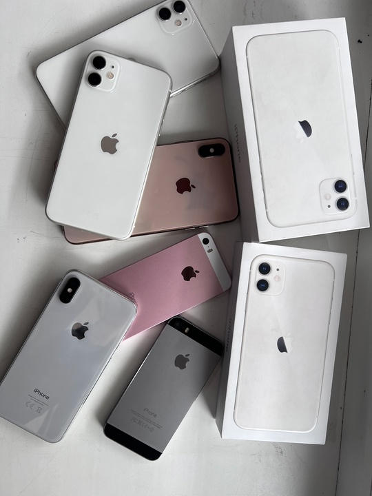 Продам iPhone 13 Pro золотого