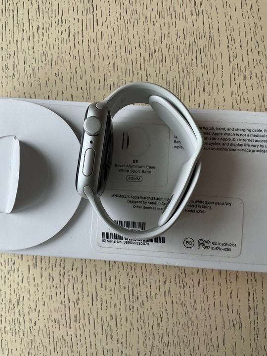 Часы Apple Watch SE (40 (4)