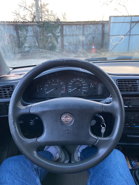 Nissan sunny n14 93г. 
1.6 (6)